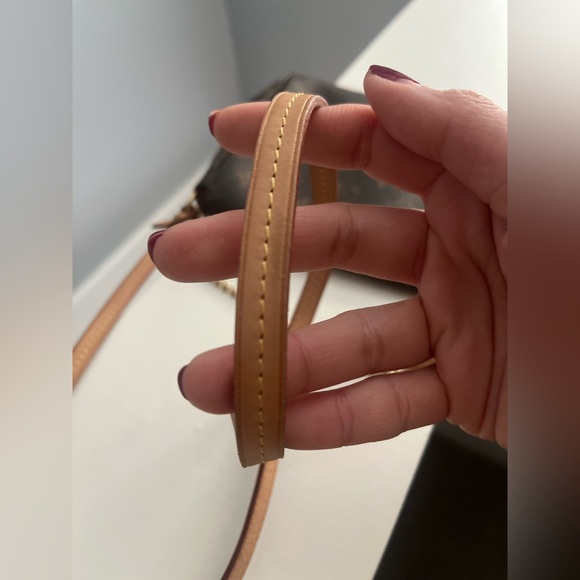 Louis Vuitton Favorite Monogram PM - Picture 11 of 15